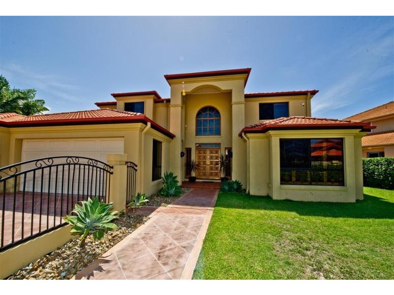 40 Bollard Circuit, Clear Island Waters QLD 4226