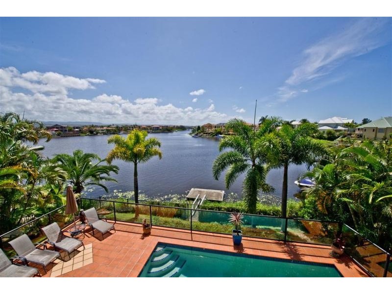 40 Bollard Circuit, Clear Island Waters QLD 4226