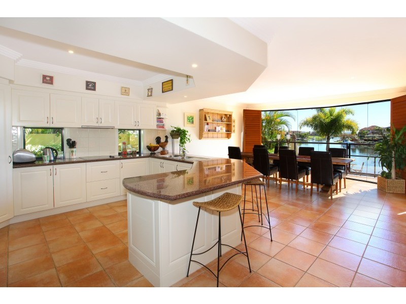 40 Bollard Circuit, Clear Island Waters QLD 4226