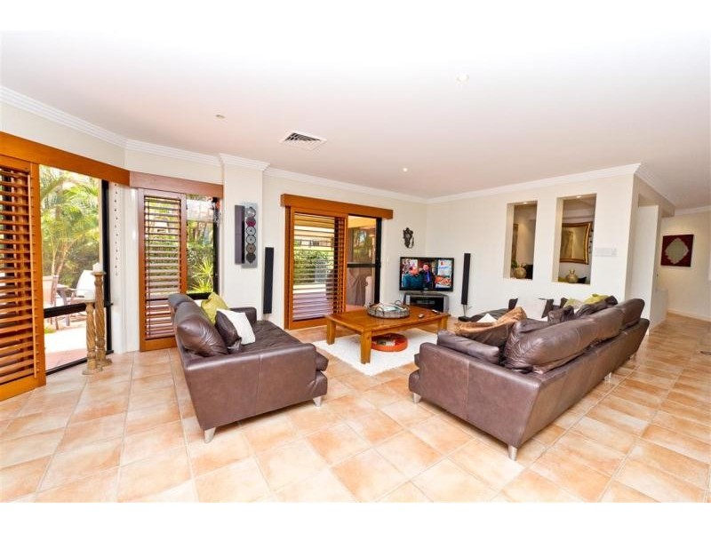 40 Bollard Circuit, Clear Island Waters QLD 4226