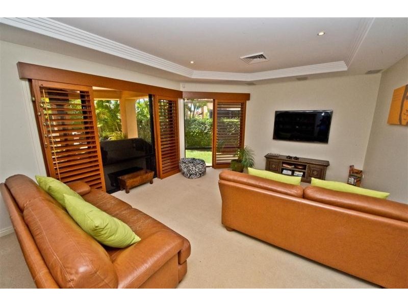 40 Bollard Circuit, Clear Island Waters QLD 4226