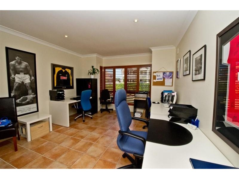 40 Bollard Circuit, Clear Island Waters QLD 4226
