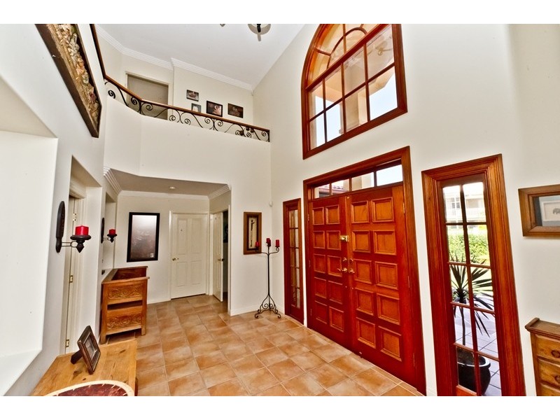 40 Bollard Circuit, Clear Island Waters QLD 4226