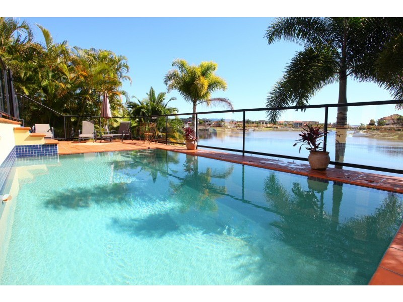 40 Bollard Circuit, Clear Island Waters QLD 4226