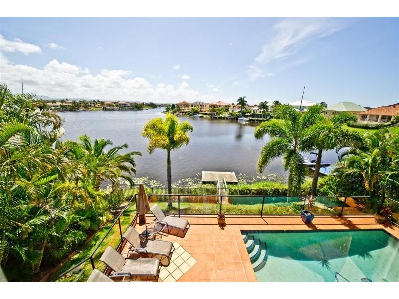 40 Bollard Circuit, Clear Island Waters QLD 4226
