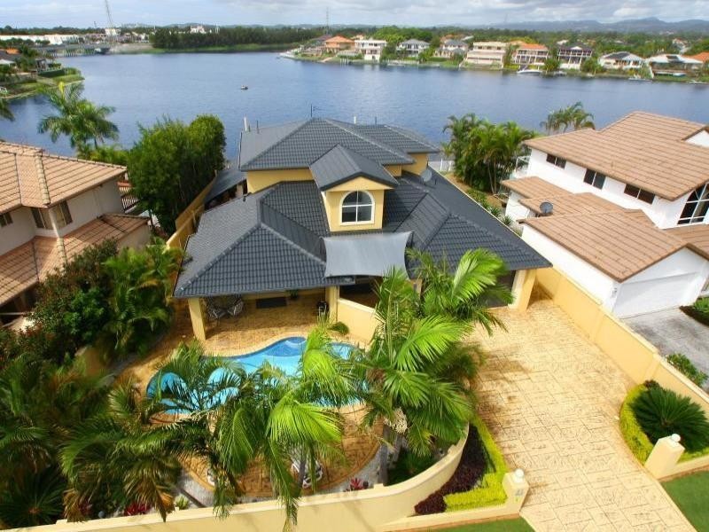 27 Cayman Drive, Clear Island Waters QLD 4226