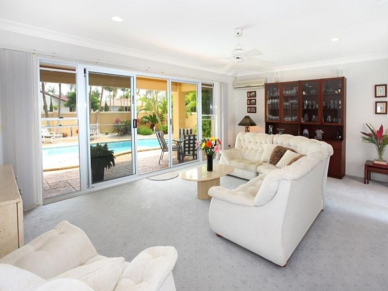 27 Cayman Drive, Clear Island Waters QLD 4226