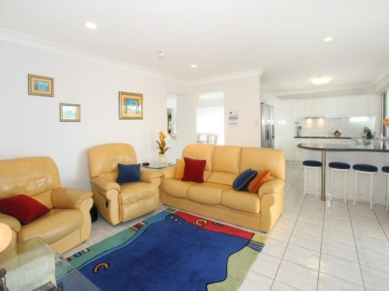 27 Cayman Drive, Clear Island Waters QLD 4226