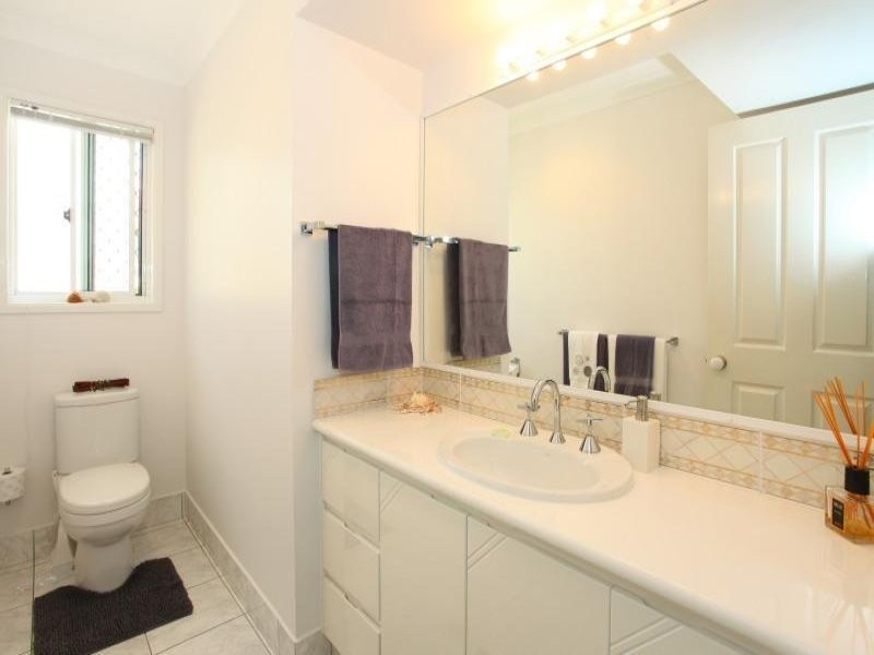 27 Cayman Drive, Clear Island Waters QLD 4226