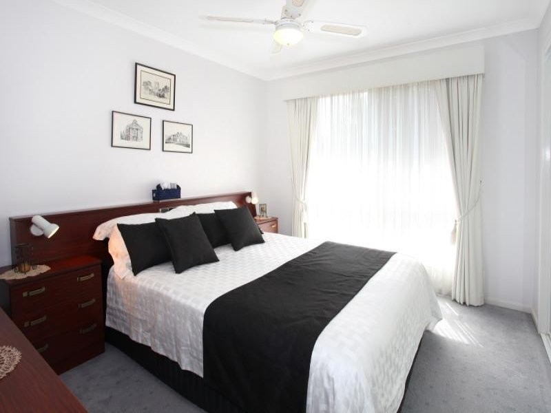 27 Cayman Drive, Clear Island Waters QLD 4226