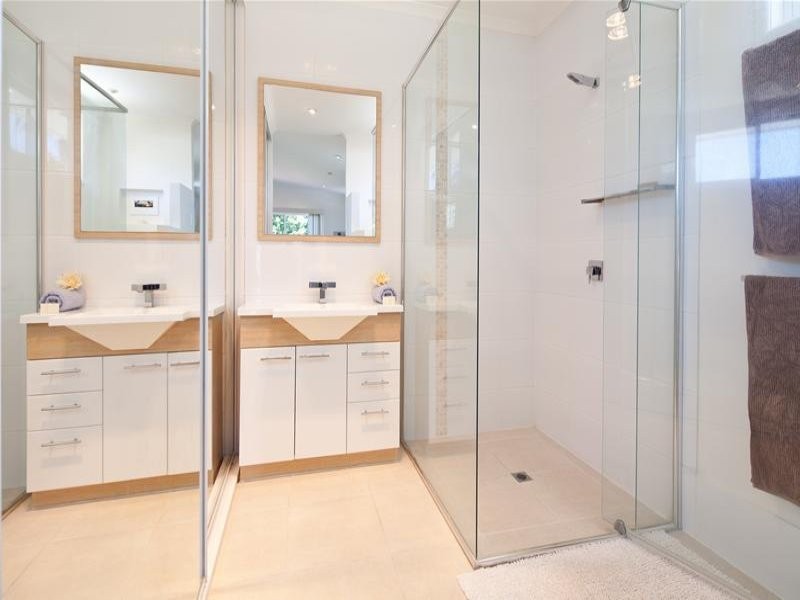 13 Harris Street, Labrador QLD 4215