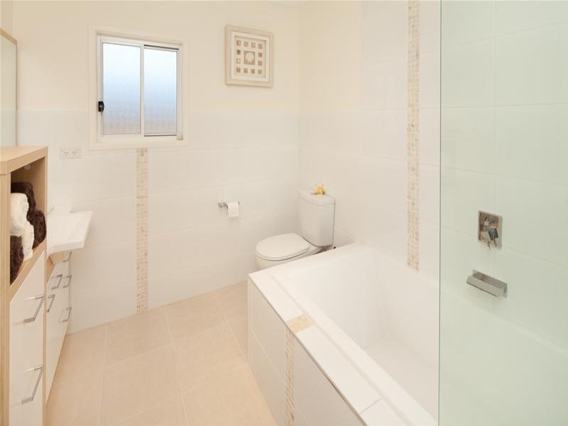 13 Harris Street, Labrador QLD 4215