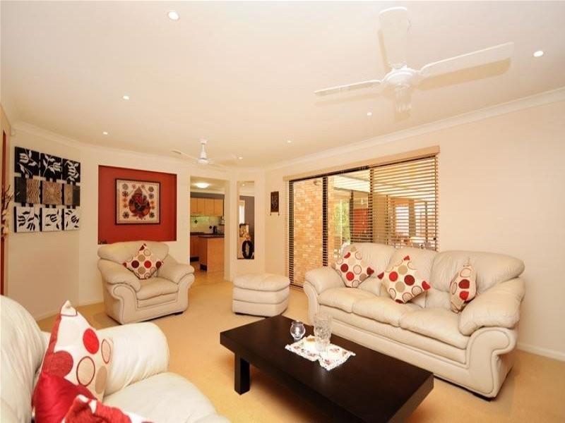 16 Lancewood Circuit, Robina QLD 4226