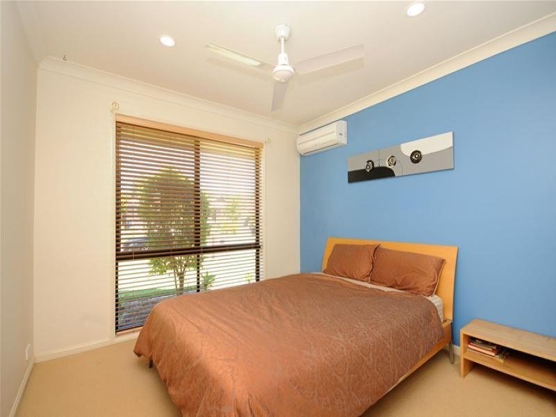 16 Lancewood Circuit, Robina QLD 4226