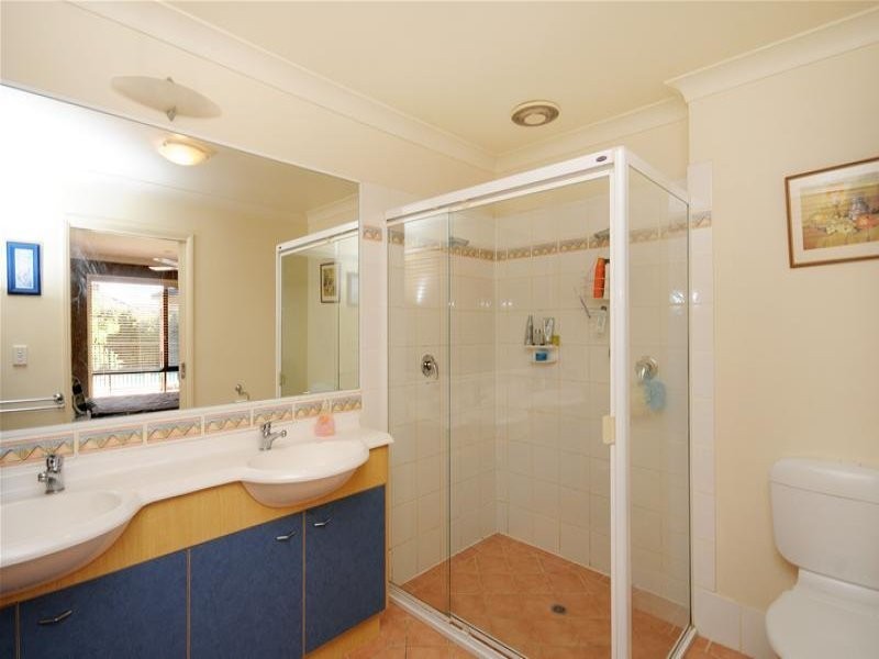 16 Lancewood Circuit, Robina QLD 4226