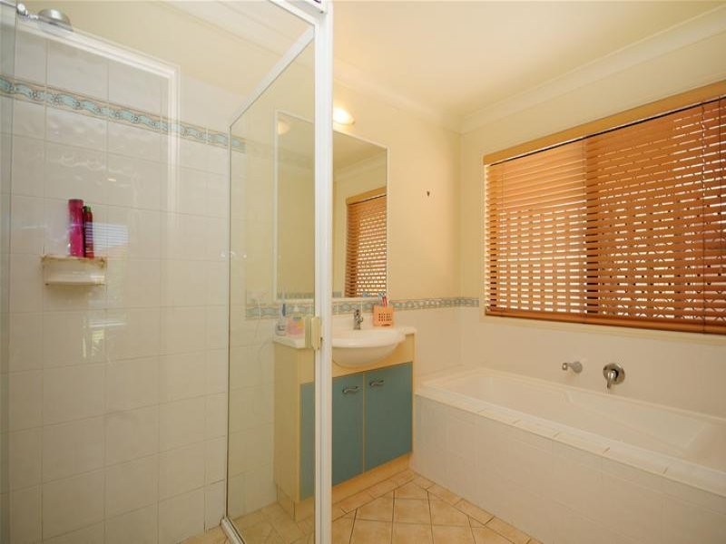 16 Lancewood Circuit, Robina QLD 4226