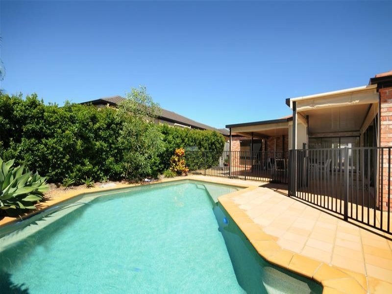 16 Lancewood Circuit, Robina QLD 4226