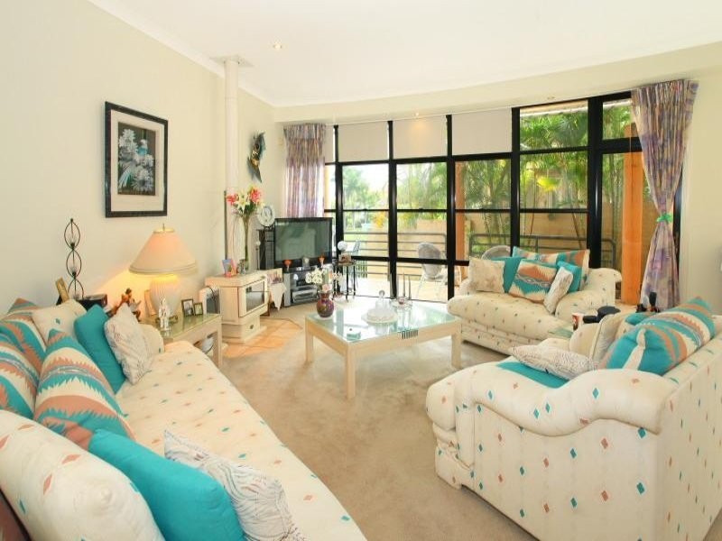 50 Bollard Circuit, Clear Island Waters QLD 4226