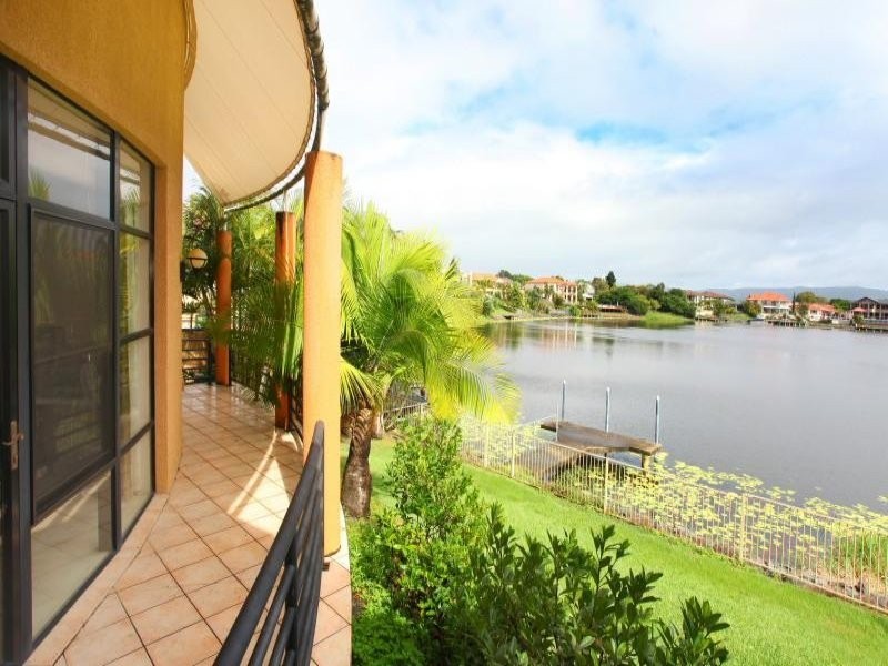 50 Bollard Circuit, Clear Island Waters QLD 4226