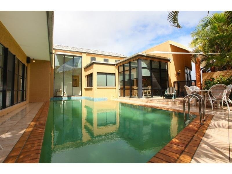 50 Bollard Circuit, Clear Island Waters QLD 4226