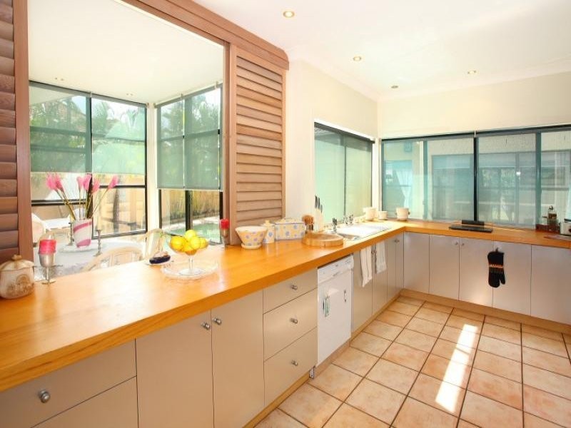 50 Bollard Circuit, Clear Island Waters QLD 4226