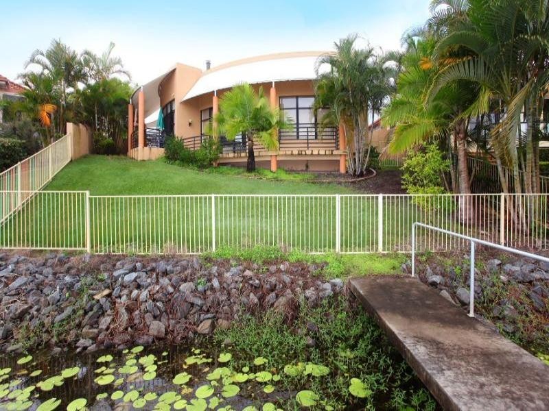 50 Bollard Circuit, Clear Island Waters QLD 4226