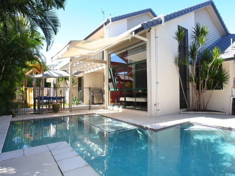 293 Rio Vista Blvd, Mermaid Waters QLD 4218