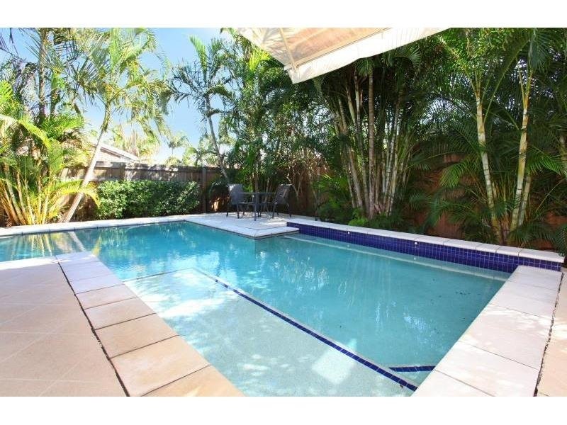 293 Rio Vista Blvd, Mermaid Waters QLD 4218
