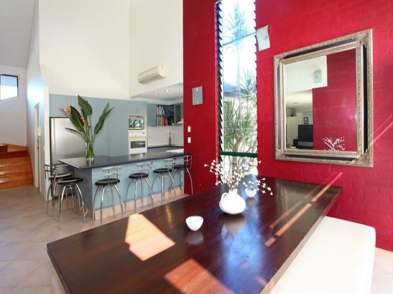 293 Rio Vista Blvd, Mermaid Waters QLD 4218