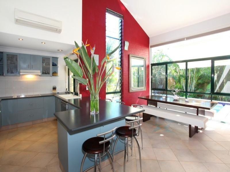 293 Rio Vista Blvd, Mermaid Waters QLD 4218