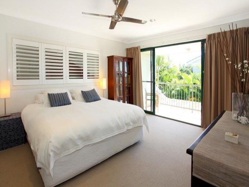 293 Rio Vista Blvd, Mermaid Waters QLD 4218