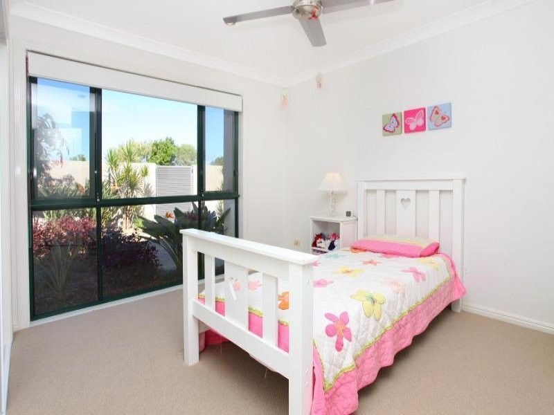 293 Rio Vista Blvd, Mermaid Waters QLD 4218