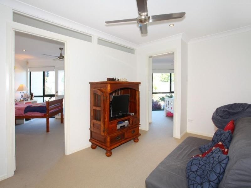 293 Rio Vista Blvd, Mermaid Waters QLD 4218