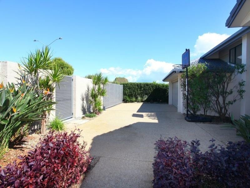 293 Rio Vista Blvd, Mermaid Waters QLD 4218