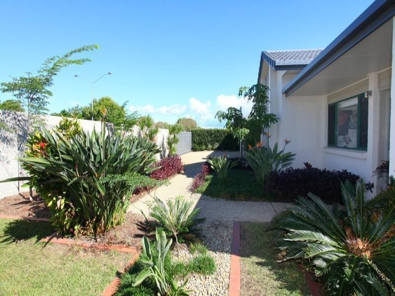 293 Rio Vista Blvd, Mermaid Waters QLD 4218