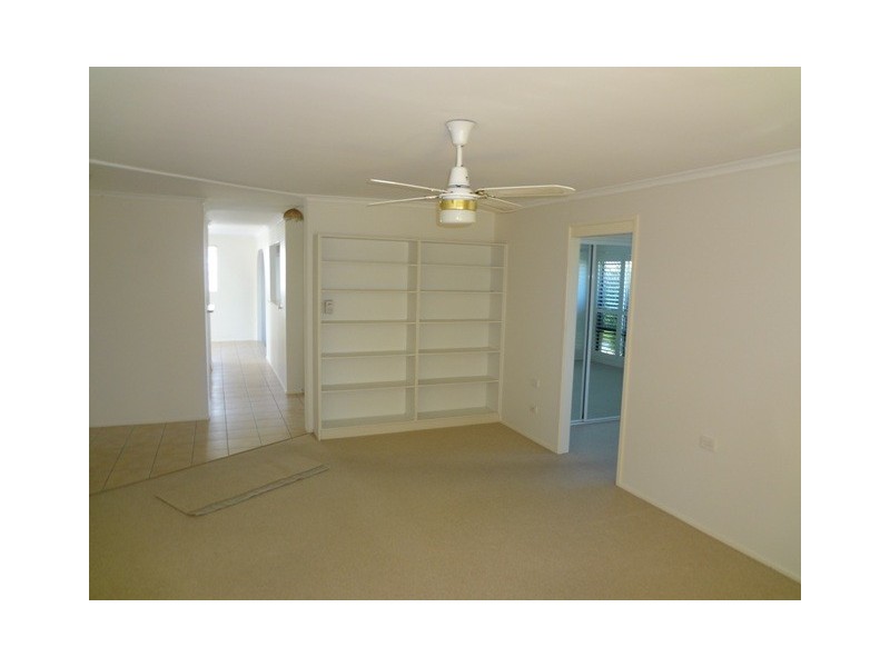 8 Koomooloo Court, Mermaid Waters QLD 4218