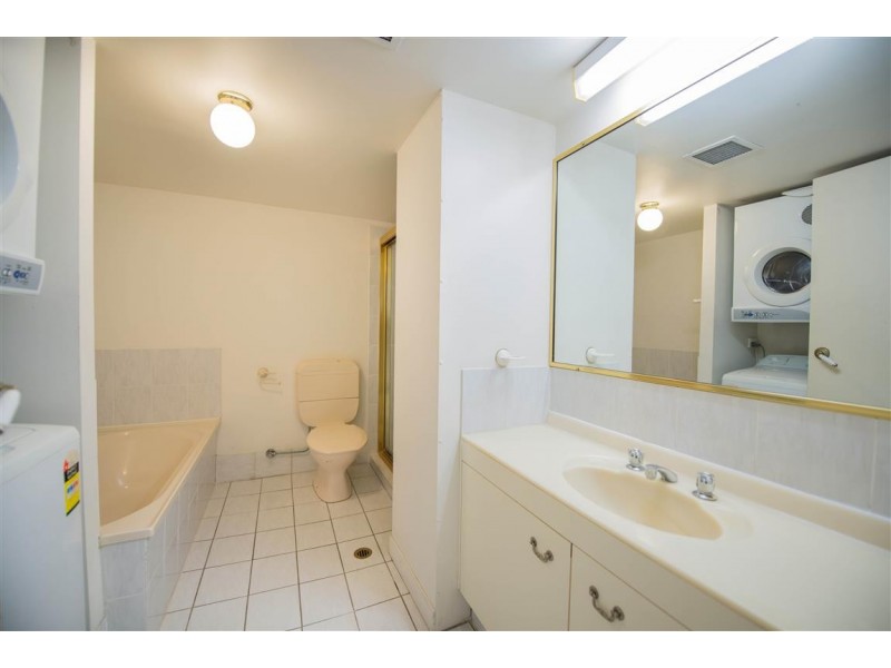 166 Surf Parade, Broadbeach QLD 4218