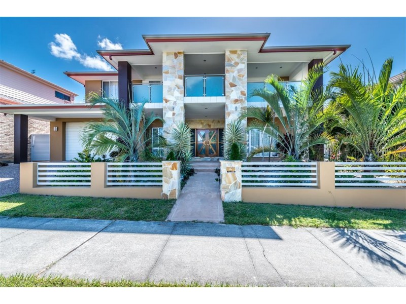 66 Azzurra Drive, Varsity Lakes QLD 4227