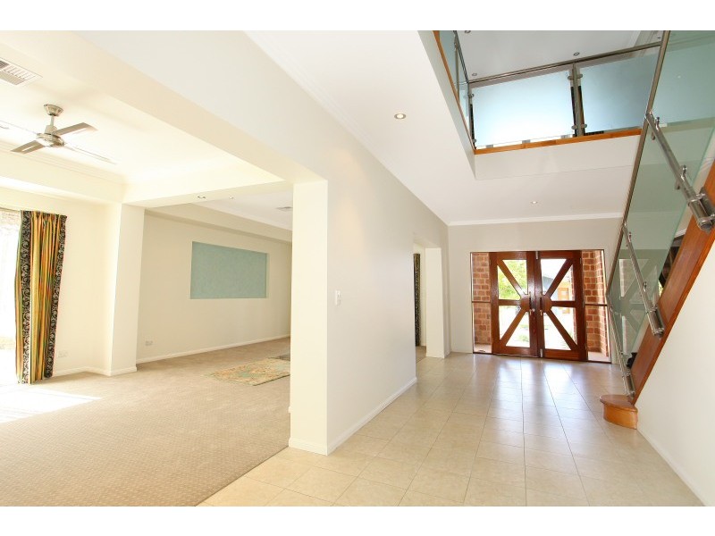 66 Azzurra Drive, Varsity Lakes QLD 4227