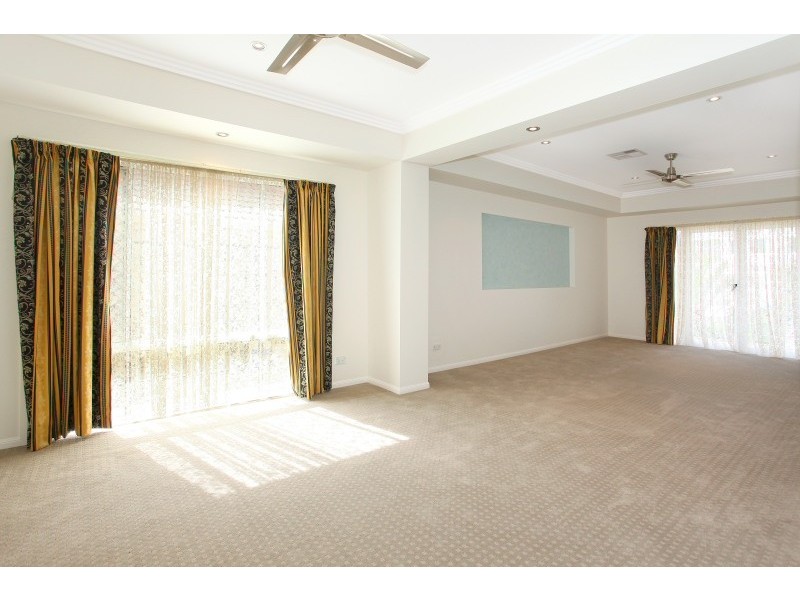 66 Azzurra Drive, Varsity Lakes QLD 4227