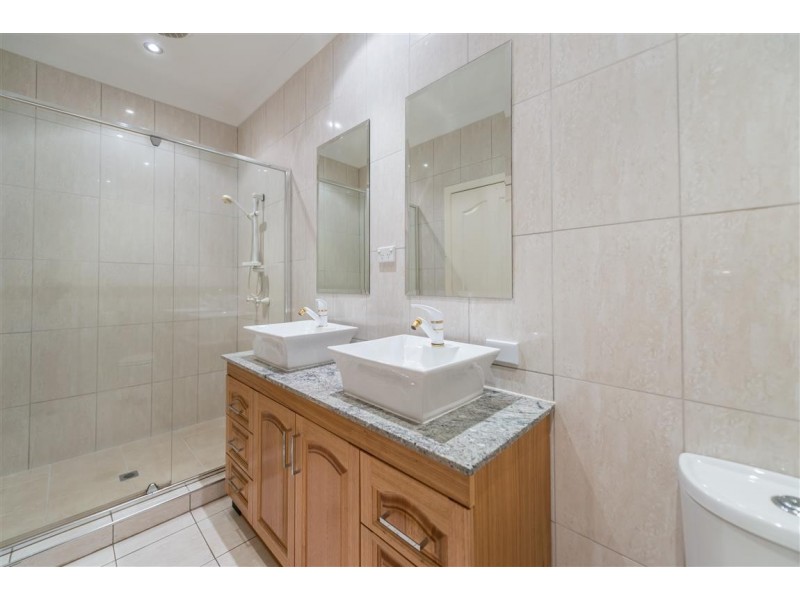 66 Azzurra Drive, Varsity Lakes QLD 4227