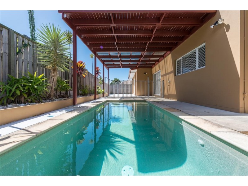 66 Azzurra Drive, Varsity Lakes QLD 4227