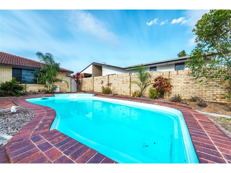 15 Delungra Street, Broadbeach Waters QLD 4218