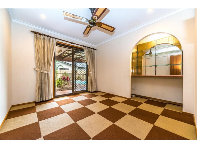 15 Delungra Street, Broadbeach Waters QLD 4218