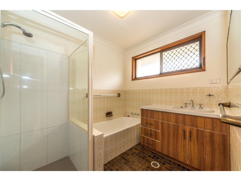 15 Delungra Street, Broadbeach Waters QLD 4218