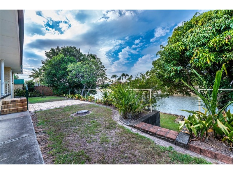 15 Delungra Street, Broadbeach Waters QLD 4218