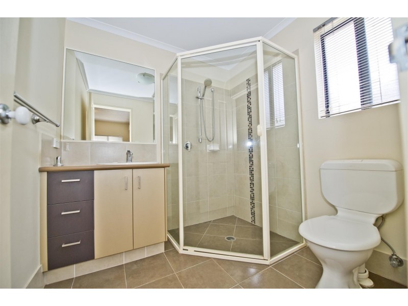 22 Tourangeau Crescent, Varsity Lakes QLD 4227
