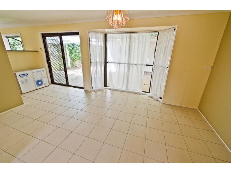 5 Goroka Court, Clear Island Waters QLD 4226