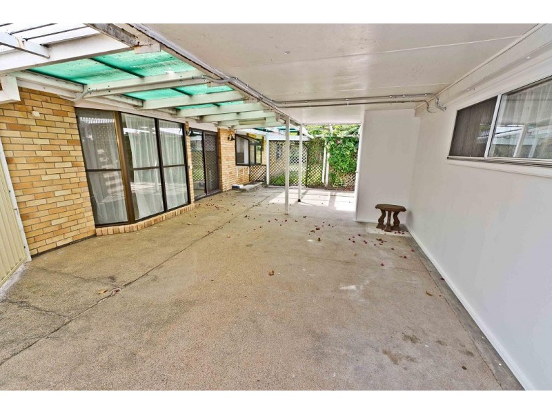 5 Goroka Court, Clear Island Waters QLD 4226