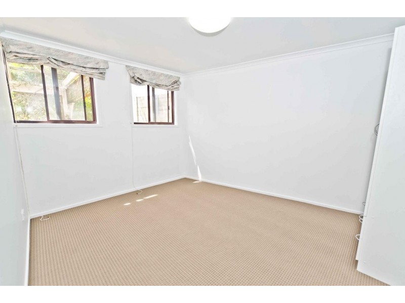 5 Goroka Court, Clear Island Waters QLD 4226